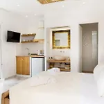 Maria's 3* Agia Anna (Naxos)
