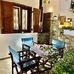 Maria's 3* Agia Anna (Naxos)