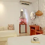Maria's 3* Agia Anna (Naxos)