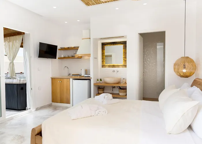 Maria's 3* Agia Anna (Naxos)