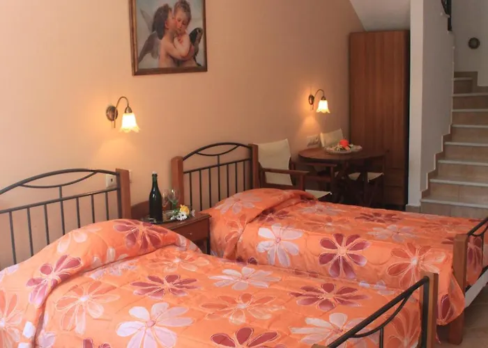 Maria's Agia Anna (Naxos)